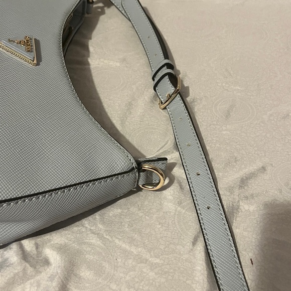 GUESS Light Blue Shoulder Bag with Coin Pouch New Without Tags - Picture 10 of 10